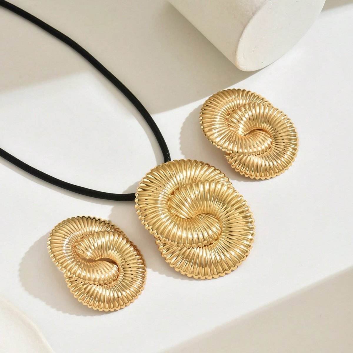 Glamorous Golden Spiral Jewelry Set - A Statement Of Elegance - Holy Mango Store