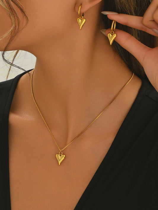 Gold Heart Jewelry Set – 18K Plated Necklace & Earrings