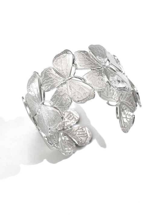 Floral Link Bracelet – Platinum-Plated Stainless Steel Elegance
