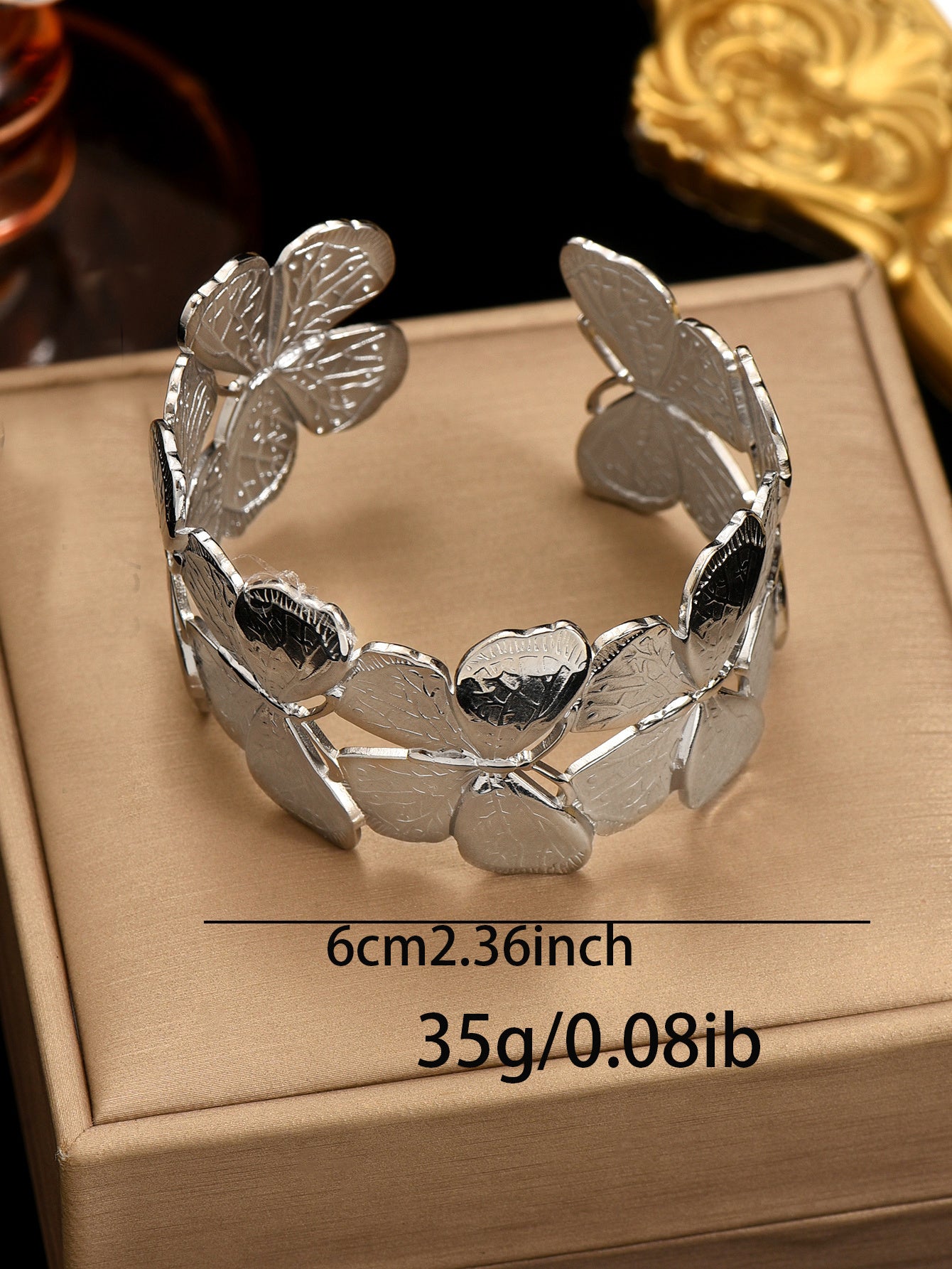 Floral Link Bracelet – Platinum-Plated Stainless Steel Elegance