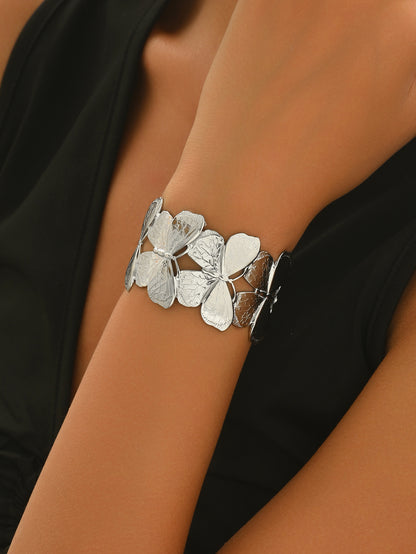 Floral Link Bracelet – Platinum-Plated Stainless Steel Elegance