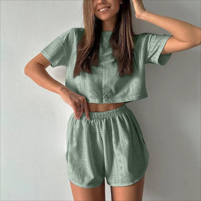 Conjunto de dos piezas Breezy Summer: top corto calado y pantalones cortos con abertura