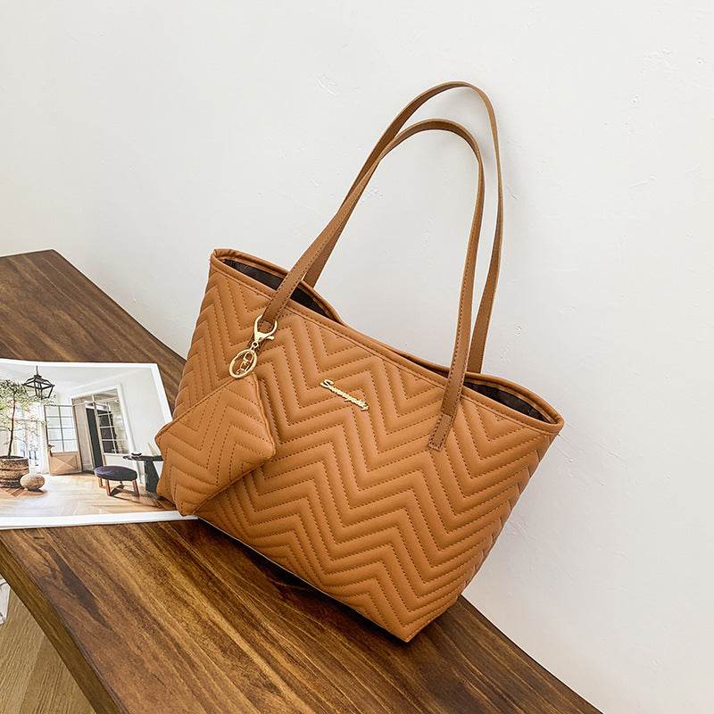 Holy Mango Store large quilted shoulder bag with zipper in brown with chevron pattern and matching pouch